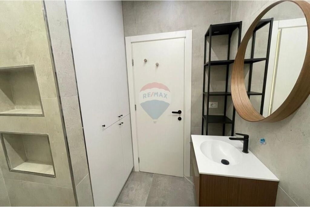 🌊🏡 APARTAMENT 2+1 PËR SHITJE – LUNGOMARE, VLORË