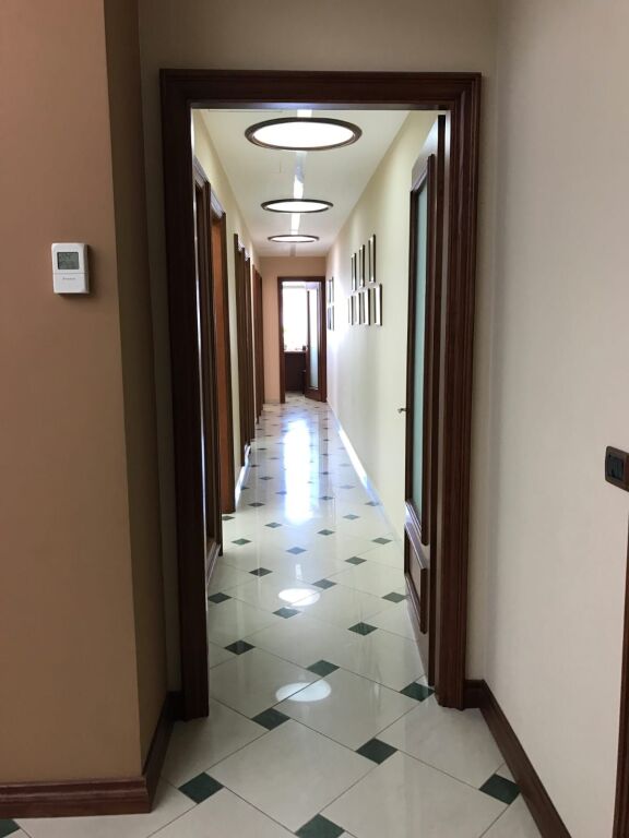 VENDITA AMBIENTE COMMERCIALE EDIFICIO FLY, DURAZZO