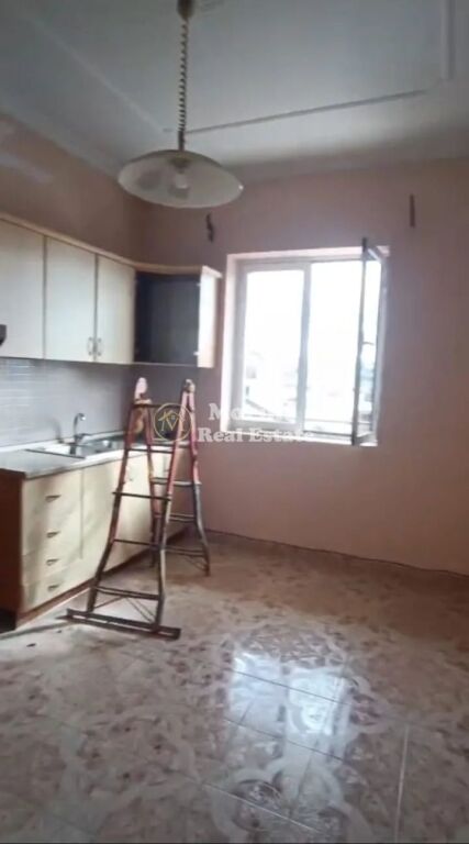 Qera | Shtëpi private 1 + 1 | Oxhaku | 300 €/muaj