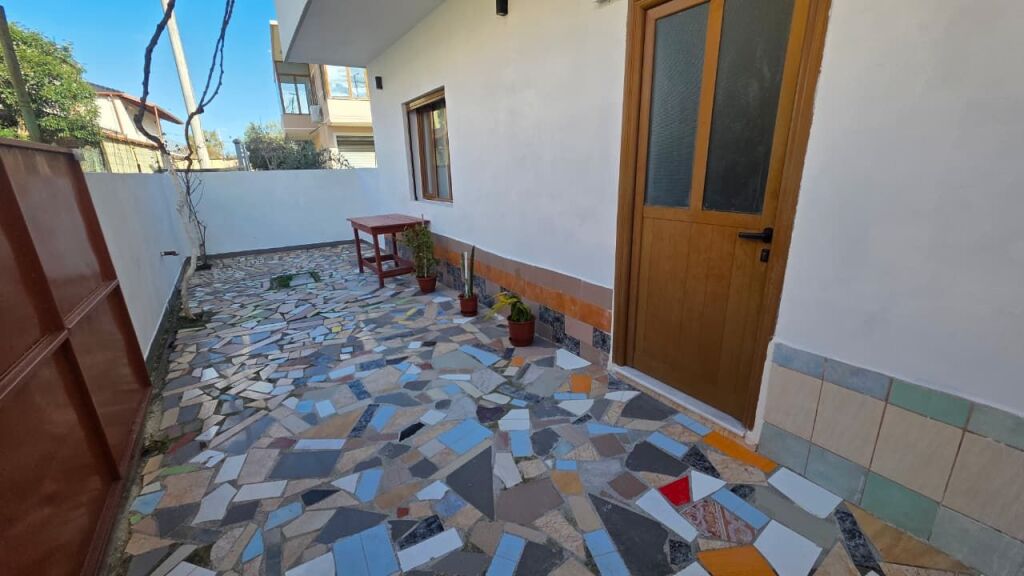 APARTAMENT 1+1 ME QERA – PRANË SERAVE, VLORË