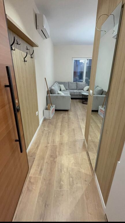 Apartament 1+1 plus post parkimi me qira tek Zogu i zi!
