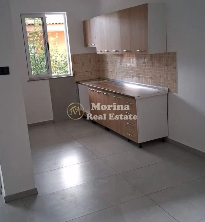 Qera | Shtëpi private 2 + 1 | Kinostudio | 350 €/muaj