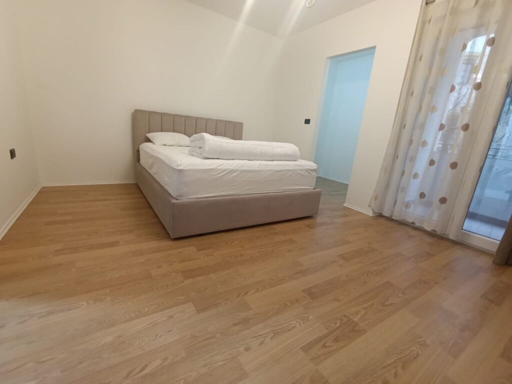 APARTAMENT ME QIRA 1+1+2 DEPO PRANE SHKOLLES SE BALETIT !