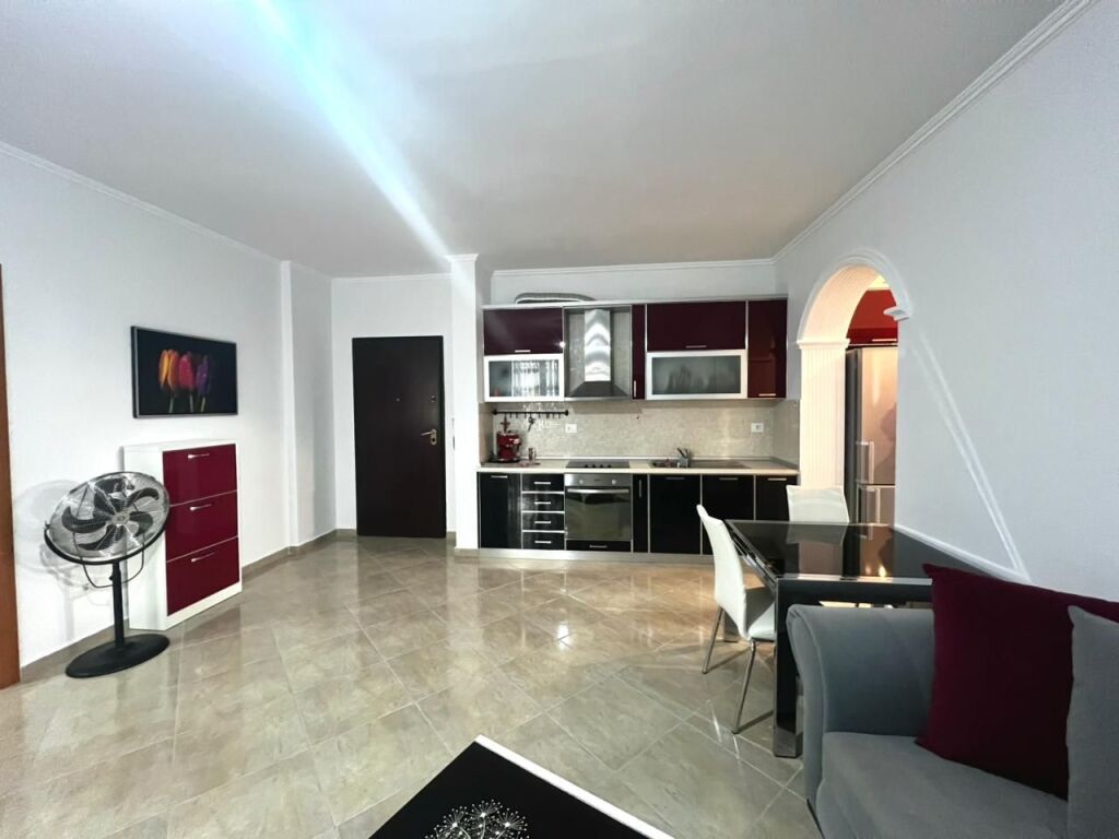 Apartament 2+1+2wc me Qera Afatgjate - prane Bar Hannover, Lungomare Vlore