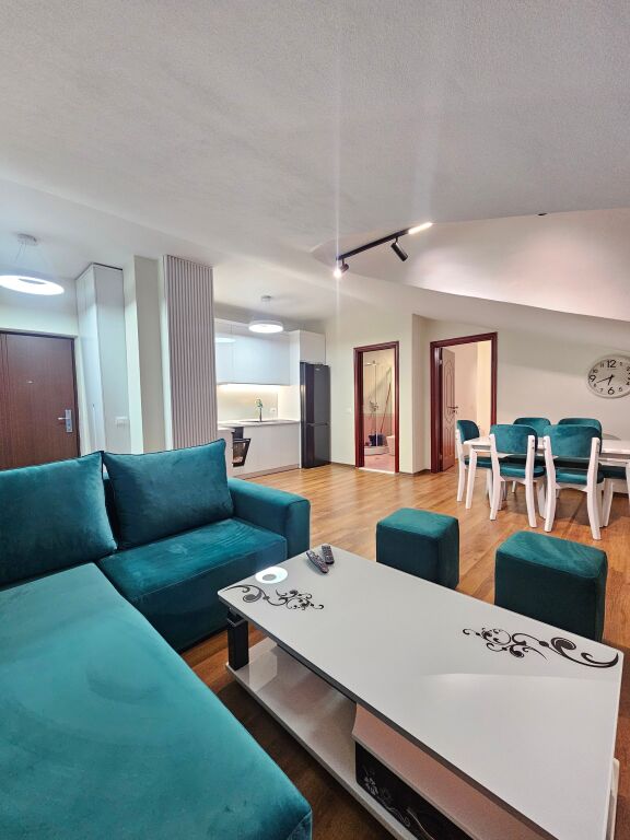 Hera e parë që jepet m e Qera Apt 1+1 (+ Bllkn) 100% i Ri 5 min larg Tegut ,me pamje pamje fantastike nga liqeni Farkës .📍 ( Rezidenca Doros)* Pallat i Ri | *50,000 leke / Muaj* 🔥 Çdo gje e re