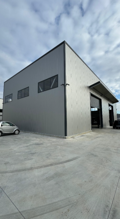 🏭 Warehouse + Land for Sale – Prush