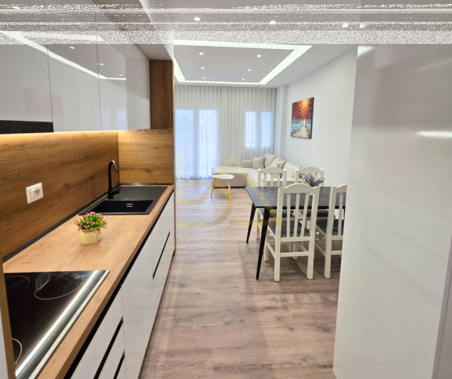 Shitet Apartament  – Durrës, Plazh (Lagjja 13), pranë Hotel Adriatik