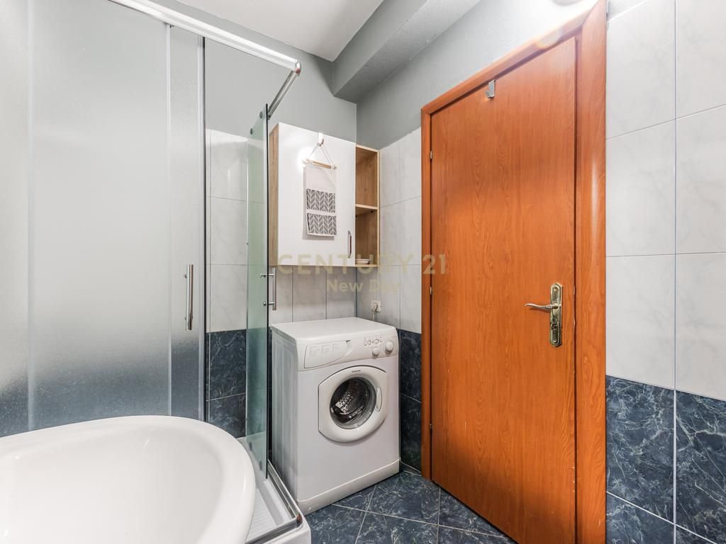 JEPET ME QIRA APARTAMENT 1+1 NE QENDER!