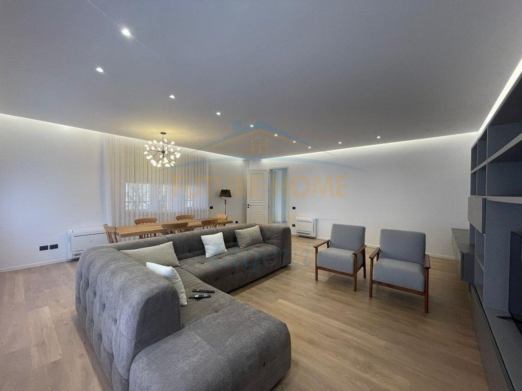 Qera, Vilë, Teg, Secret Garden, Tirane.