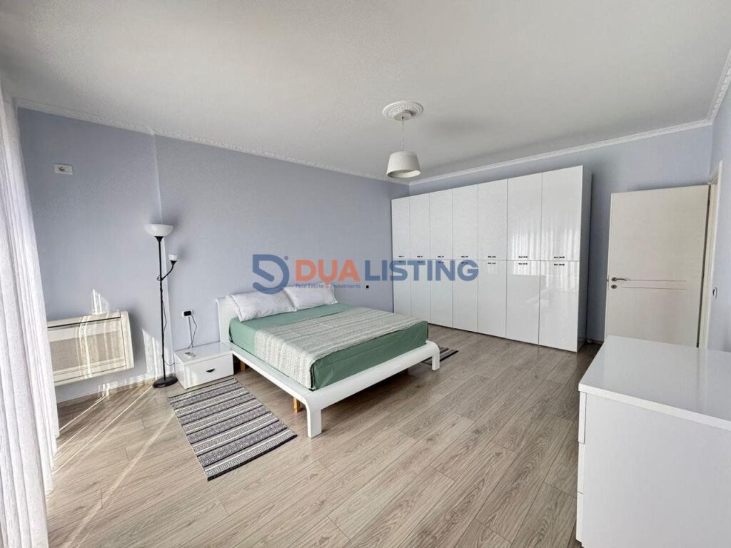 AFFITTASI APPARTAMENTO 3+1+2 CON POSTO AUTO VICINO AL GIARDINO BOTANICO !