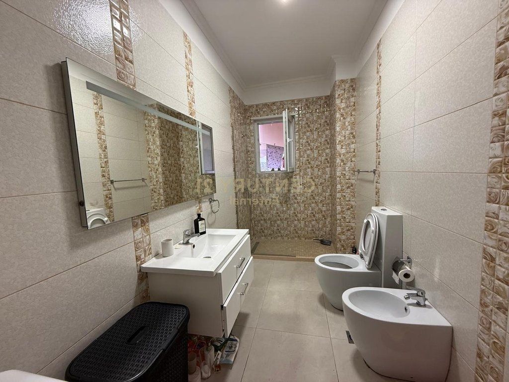 Jepet me Qera Apartament 2+1 te Kopshti Botanik