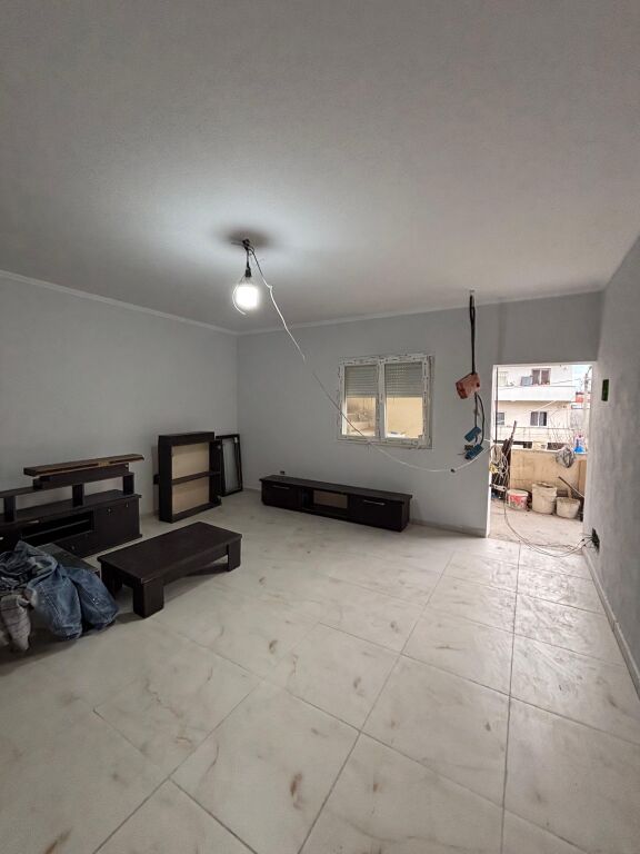 Apartament me qera 1+1