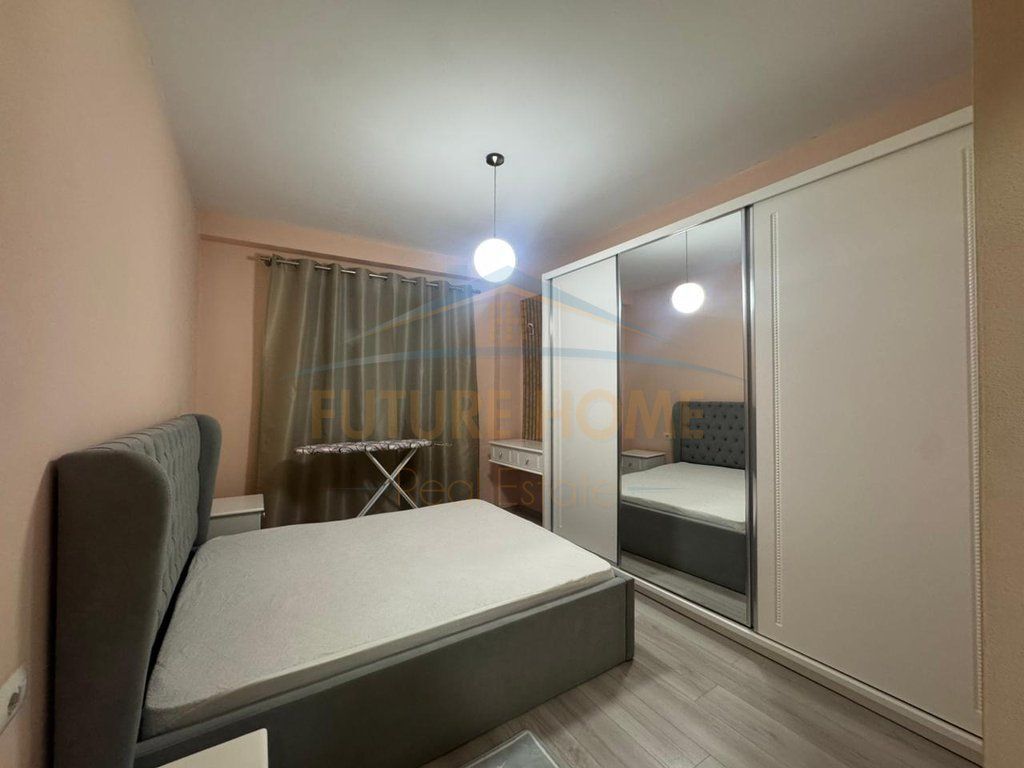 Qira, Apartament 1+1, Porcelan, Tiranë