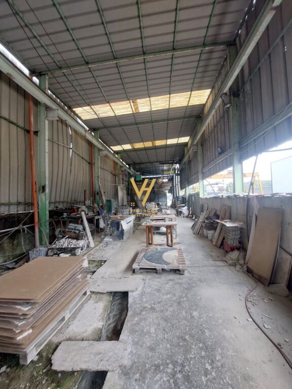 MAGAZZINO+TERRENO 2.800 M2 IN VENDITA A VORE 84.000.000 LEKE