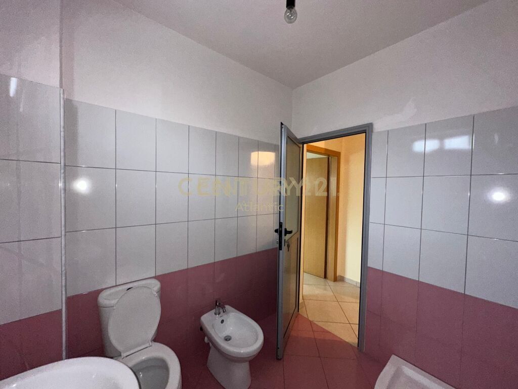 APARTAMENT 2+1 PER QIRA LAGJIA 8-TE DURRES!