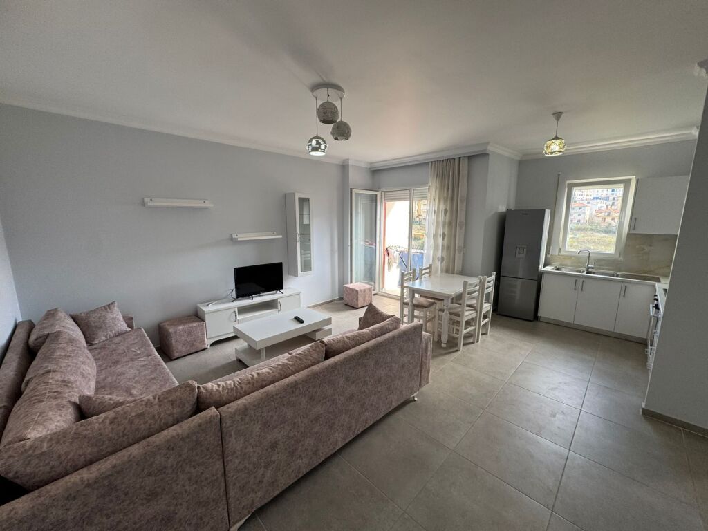 🏢 Jepet me qera Apartament 1+1  📍 Adresa: Ali Demi, Kompleksi Darling 💰 Çmimi: 45000 lekë (i diskutueshëm)