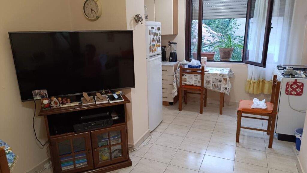 VENDIAMO APPARTAMENTO 1+1 VICINO AL CAFFÈ FLORA ( VIA MINE PEZA )