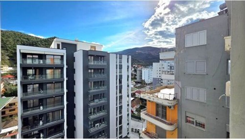 Apartment 2+1+2 for sale on Lungomare