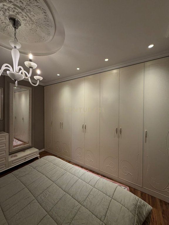 JEPET ME QIRA APARTAMENT 2+1, PRANE BASHKISE DURRES !