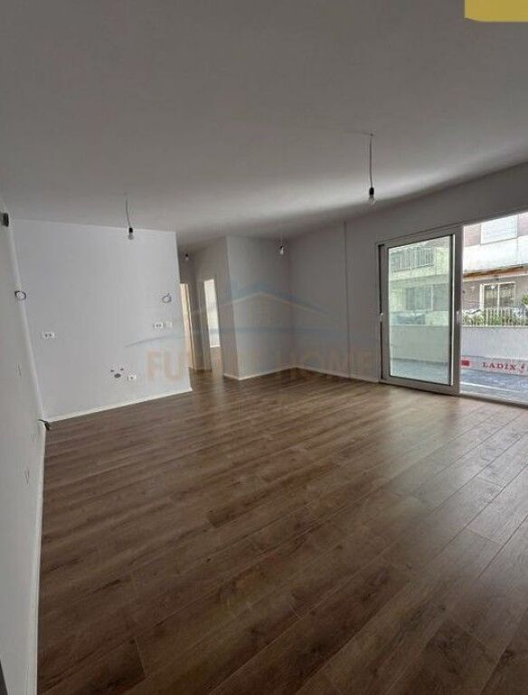 In vendita, Appartamento 2+1+2, Via Dajti, Fresk