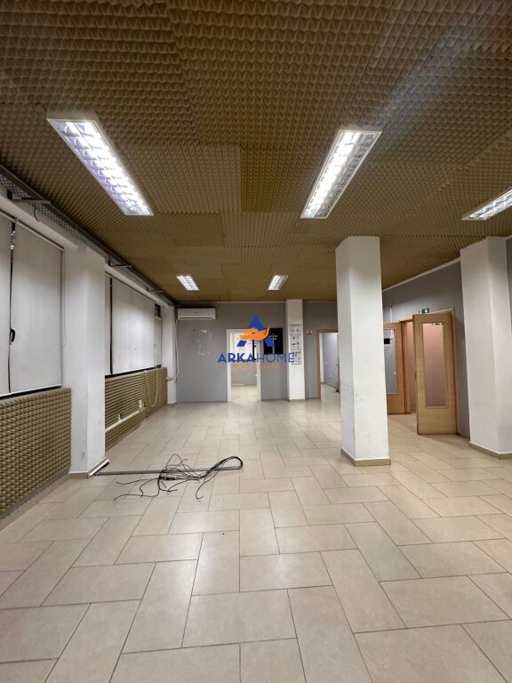 JEPET ME QERA NJËSI BIZNESI 350 M² "QYTETIT STUDENTI" 3.000 € / MUAJ