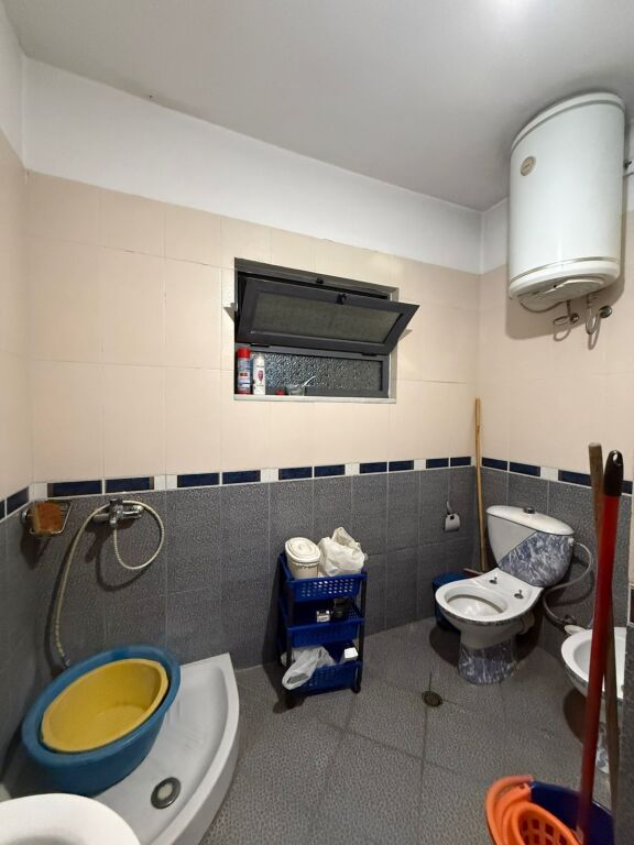 Eskluzive, Kati i 2-të i një vile me qira – mbrapa Spitalit Ushtarak