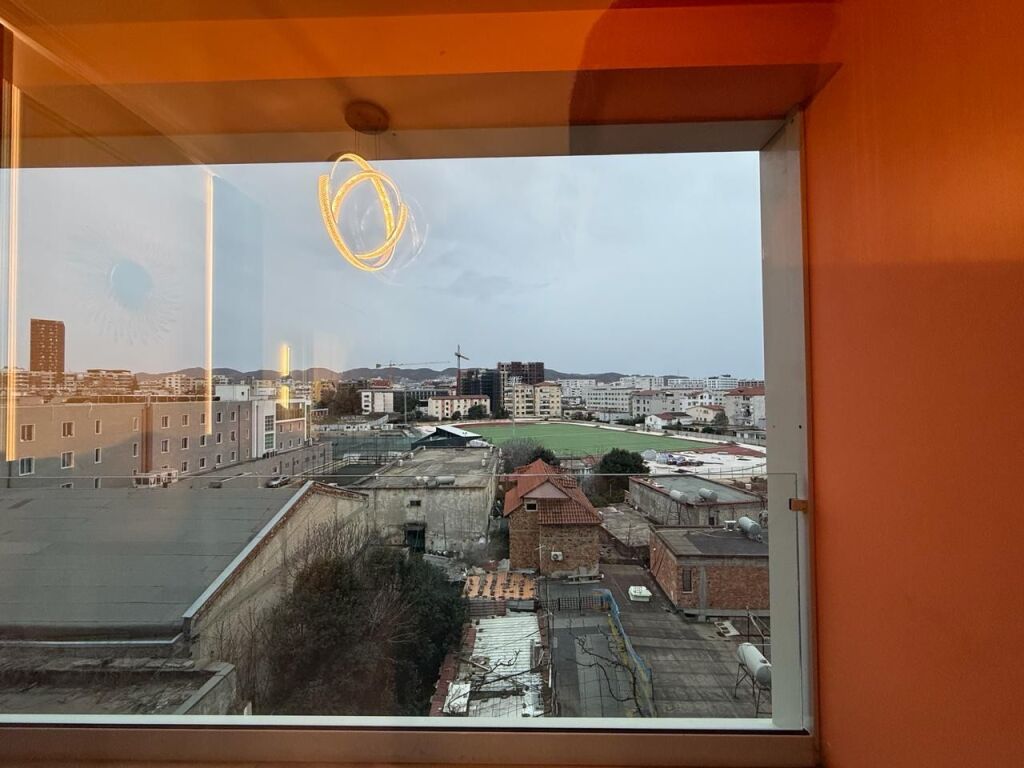 Jepet me qira apartamet 3+1+2 pas Ring center ,Zogu Zi