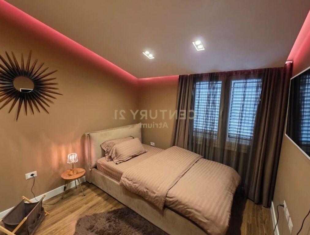 JEPET ME QIRA VILE 3 KATESHE TEK VILAT AMERIKANE!