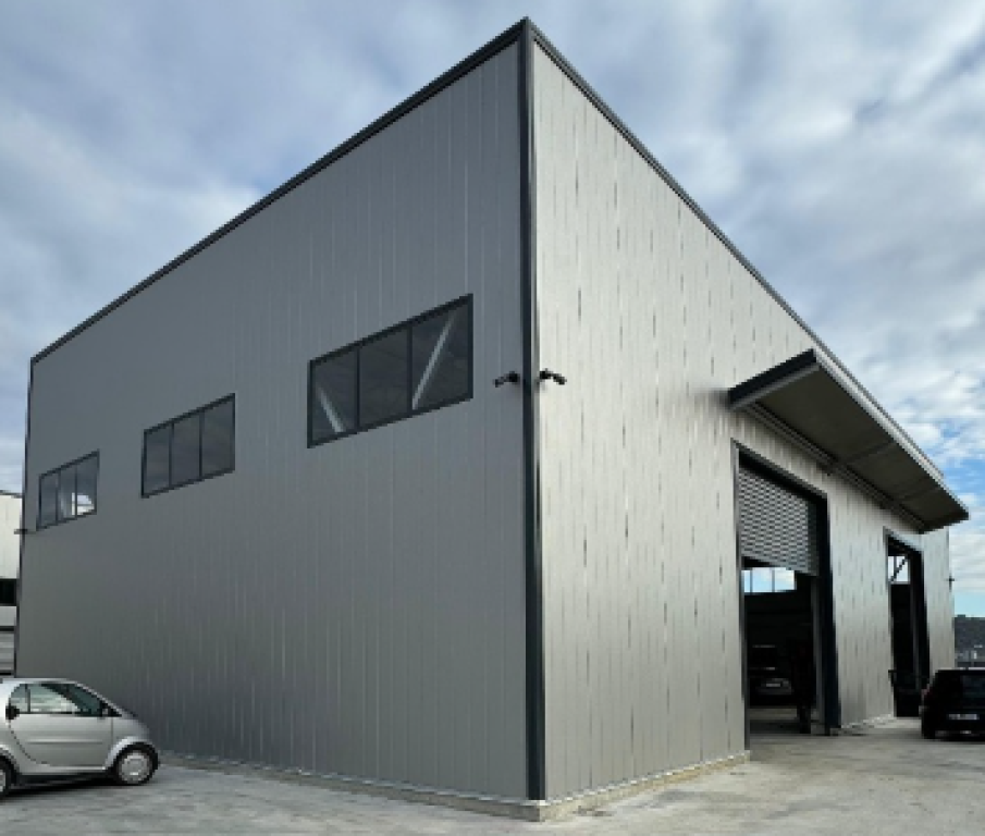 🏭 Warehouse + Land for Sale – Prush