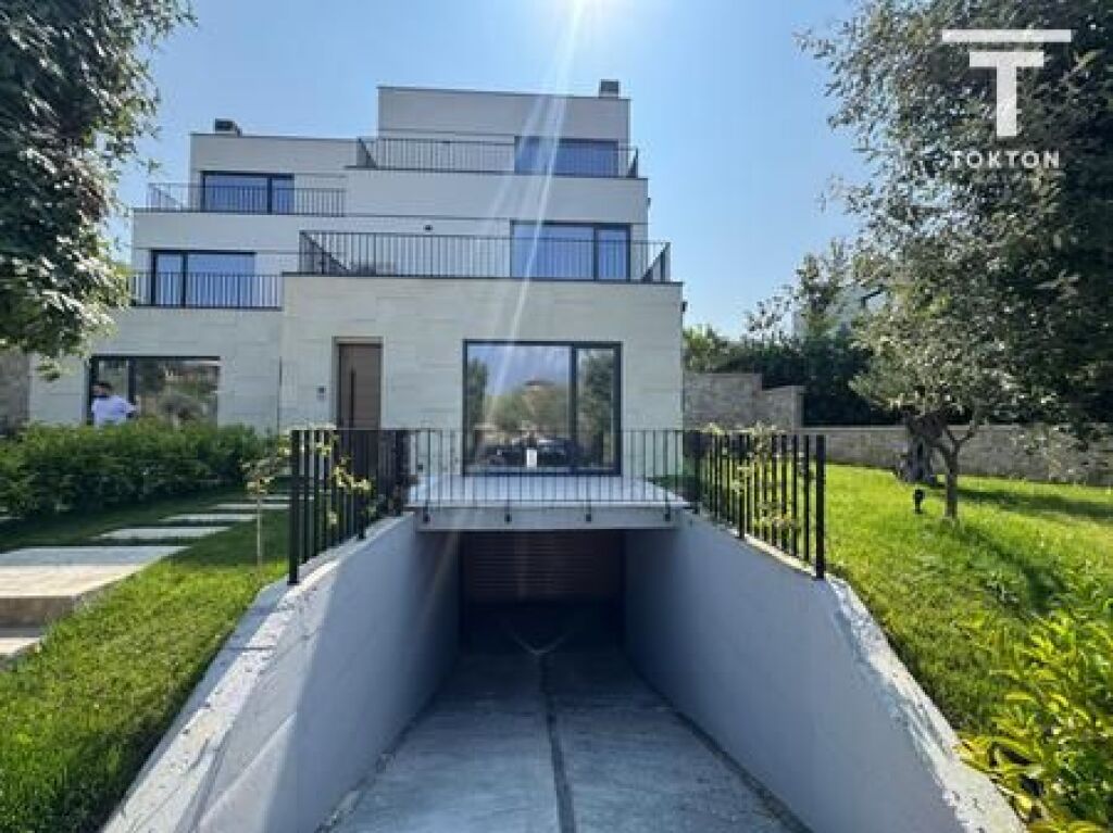 IN VENDITA, VILLA ATTACCATA, FOREST RESIDENCE, LAGO ASCIUTTO