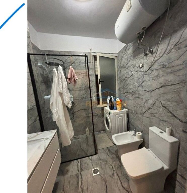 For sale, Apartment 1+1, Dry Lake, Tirana.