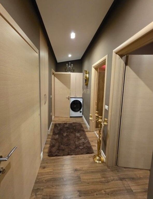 JEPET ME QIRA VILE 3 KATESHE TEK VILAT AMERIKANE!