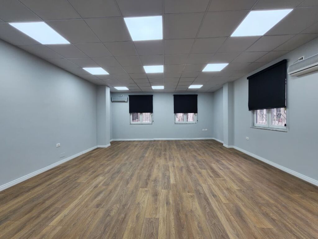 ZYRË ME Qira 110 m2( kati 2) 📍Qendër/ Përballë Toptanit Open Space / 100 E Re🔥 1.100 Euro