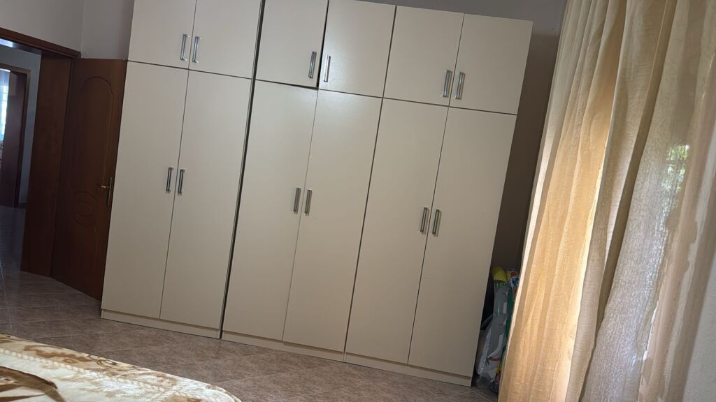 SHITET VILË INDIVIDUALE 3-KATËSHE + PAPAFINGO LAGJJA NR. 13, PLAZH, DURRËS!