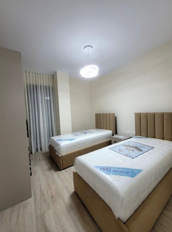 SI AFFITTA APPARTAMENTO 2+1+2 +1 POSTO AUTO VICINO AL LAGO DI TIRANA