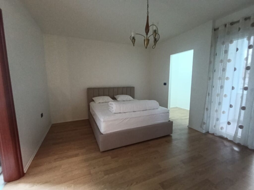 APARTAMENT ME QIRA 1+1+2 DEPO PRANE SHKOLLES SE BALETIT !