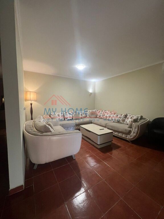 Appartamento 3+1 in affitto Komuna Parisit a Tirana