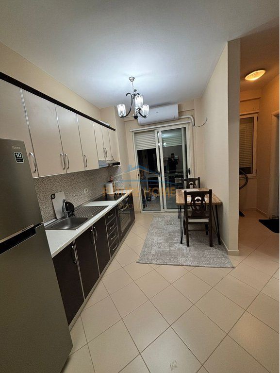 Shitet,Apartament 1+1, Liqeni i Thatë, Tiranë