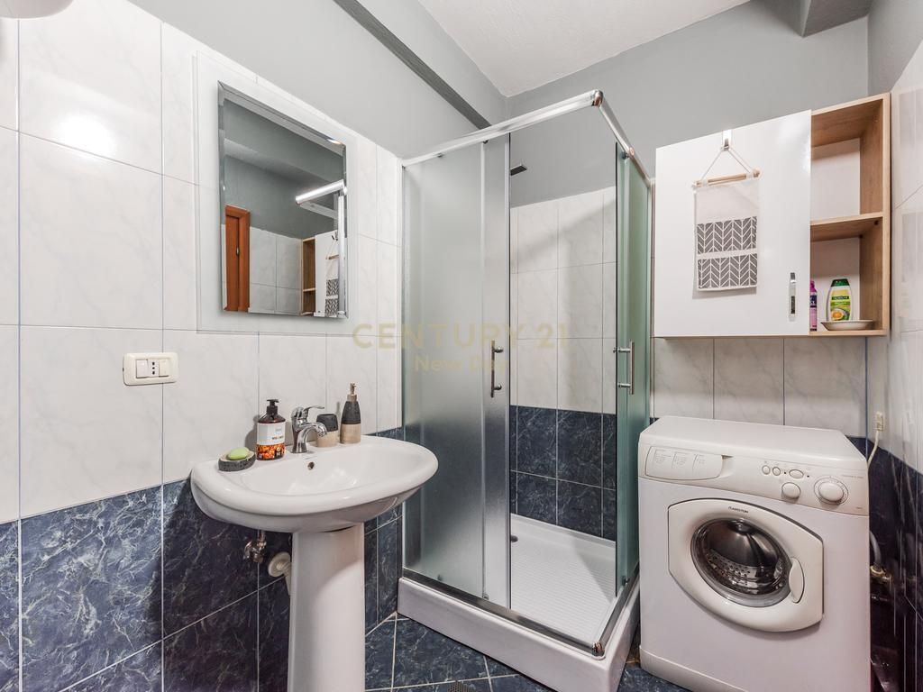 JEPET ME QIRA APARTAMENT 1+1 NE QENDER!