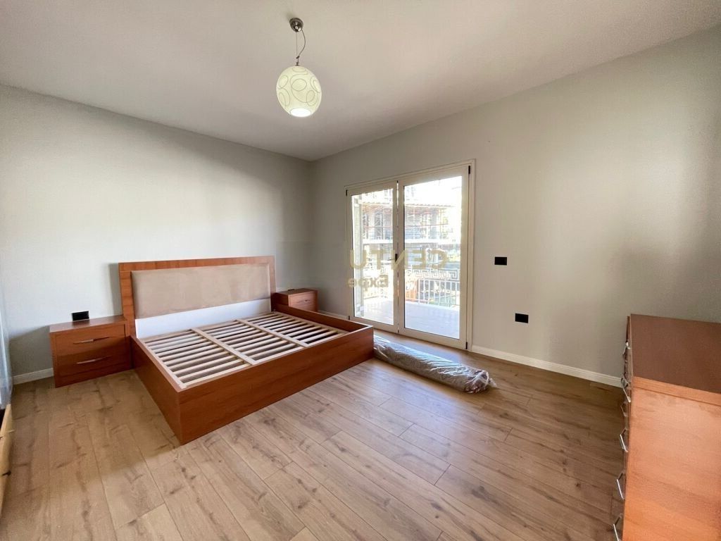 APARTAMENT ME QERA 2+1 PRANE PALLATIT  TE BRIGADES!!!