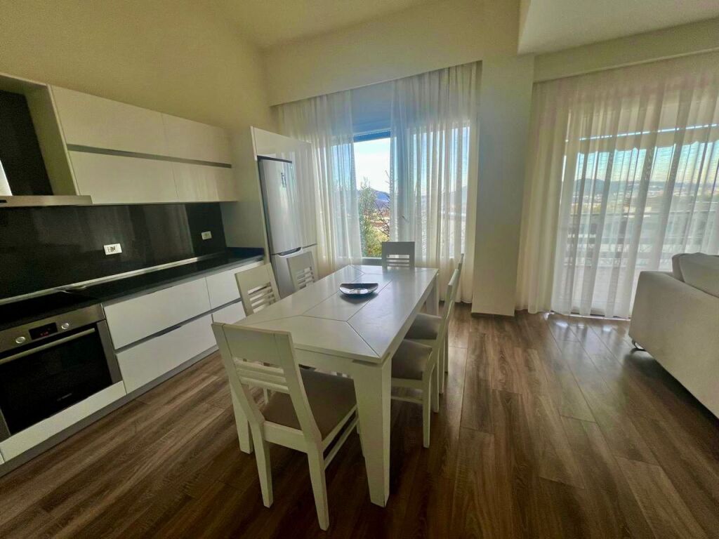 APARTAMENT 2+1 + 2 TUALETE ME PARKIM PËR QIRA – LONG HILL RESIDENCE, PRANË TEG