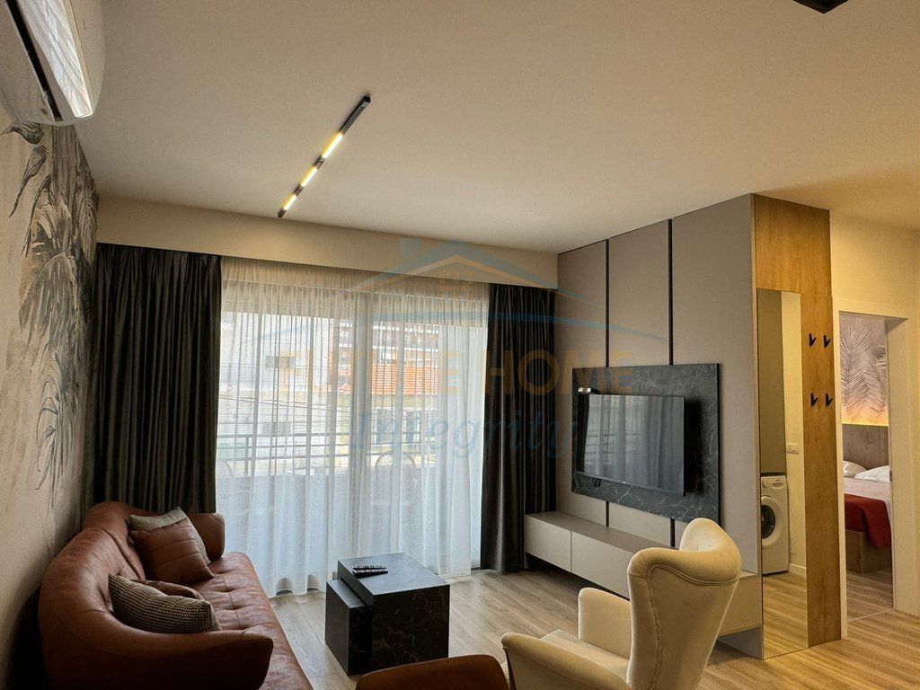 Affitto, Appartamento 1+1, Via Ali Pashë Gucia, Tirana.