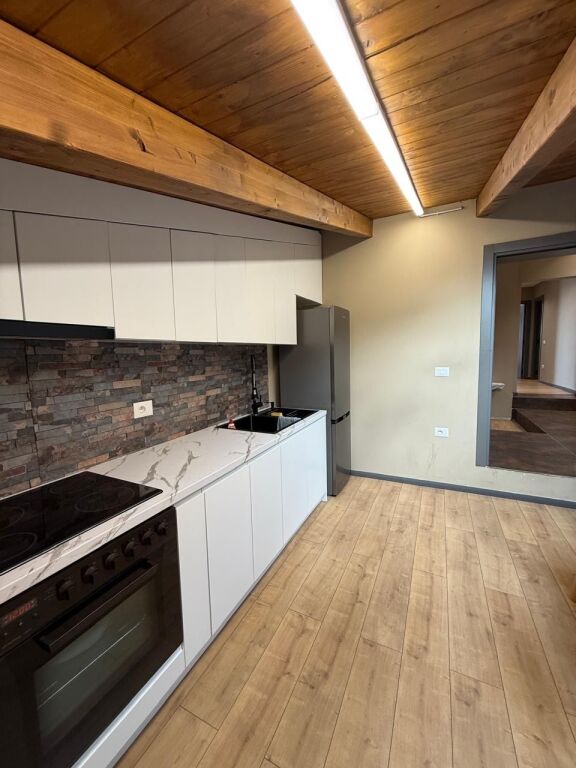 Apartament per shitje 2+1+2+verande Elite Palase(Prane liqenit te Farkes) 216 milione Leke