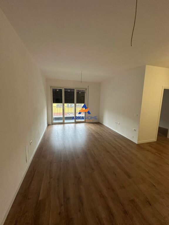 APPARTAMENTO IN AFFITTO  GARAGE PARCHEGGIO VIA 5 MAJI 850.000 LEK