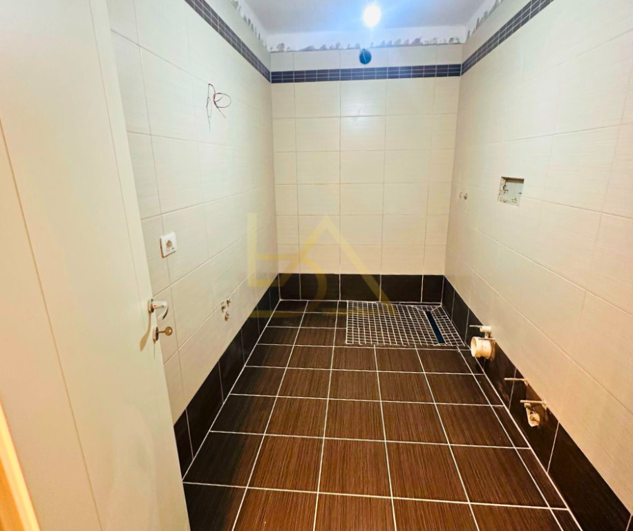 Shitet Apartament – Shkëmbi i Kavajës, Kavajë