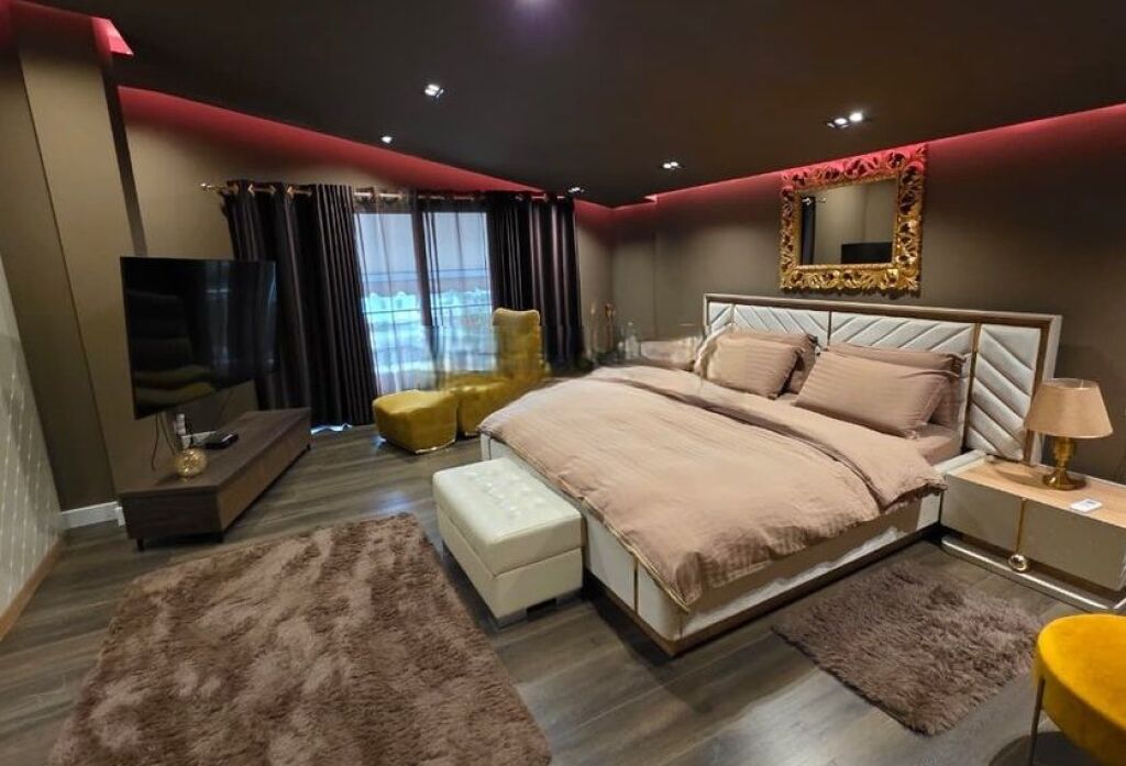 AFFITTASI VILLA SU 3 PIANI ALLE VILLE AMERICANE!