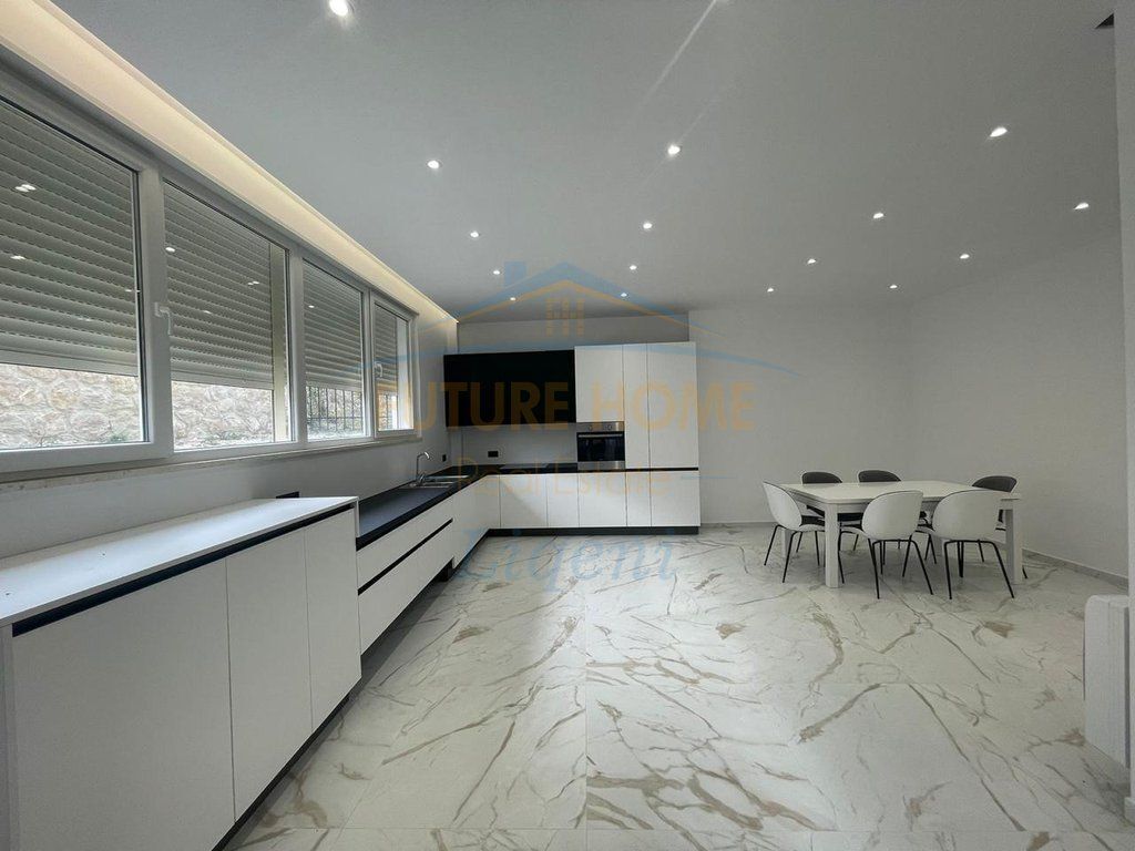 Qera, Vilë, Teg, Secret Garden, Tirane.