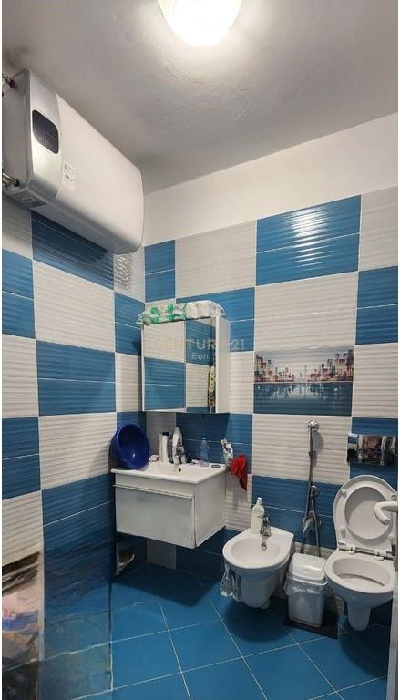 JEPET ME QERA APARTAMENT 2+1+2 PRANE AMFITEATRIT, DURRES !