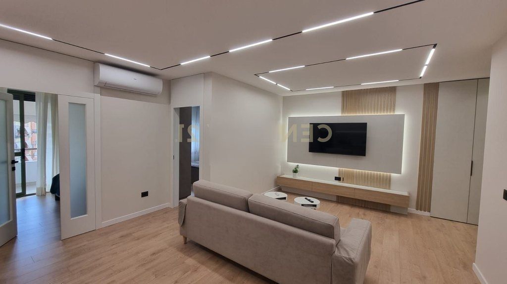 Appartamento 2+1 in Affitto a Komuna e Parisit,