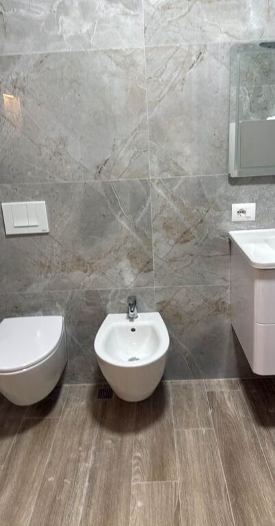 Apartament 1+1 plus post parkimi me qira tek Zogu i zi!
